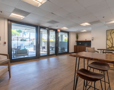 4920 Van Nuys Blvd - Photo Thumbnail 25