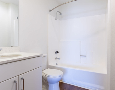4920 Van Nuys Blvd - Photo Thumbnail 22