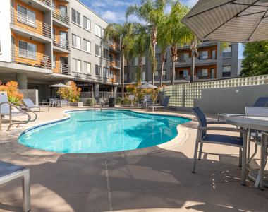 4920 Van Nuys Blvd - Photo Thumbnail 18
