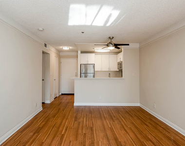 4920 Van Nuys Blvd - Photo Thumbnail 3