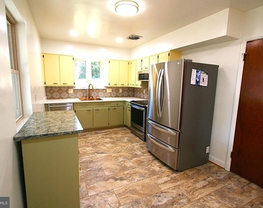 10104 Towhee Avenue - Photo Thumbnail 15