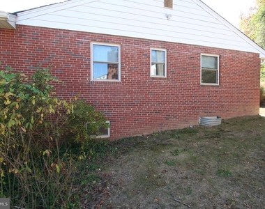 10104 Towhee Avenue - Photo Thumbnail 6