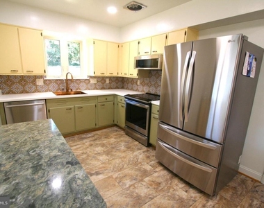10104 Towhee Avenue - Photo Thumbnail 14