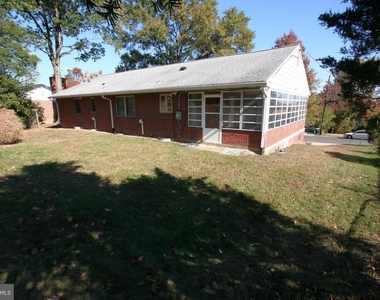 10104 Towhee Avenue - Photo Thumbnail 3