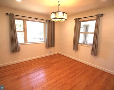 10104 Towhee Avenue - Photo Thumbnail 11