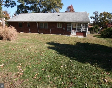 10104 Towhee Avenue - Photo Thumbnail 4