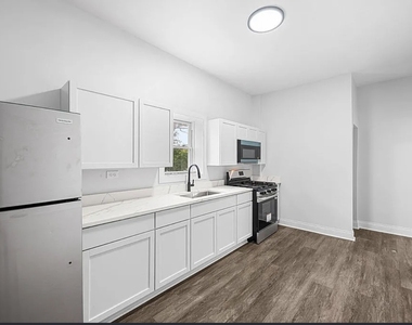 7912 S Ada Street - Photo Thumbnail 5