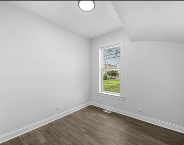 7912 S Ada Street - Photo Thumbnail 9