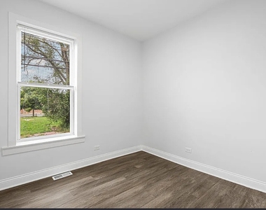 7912 S Ada Street - Photo Thumbnail 7
