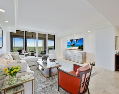 6597 Nicholas Boulevard - Photo Thumbnail 8