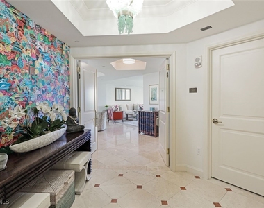 6597 Nicholas Boulevard - Photo Thumbnail 2