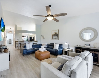 824 Tanbark Drive - Photo Thumbnail 2