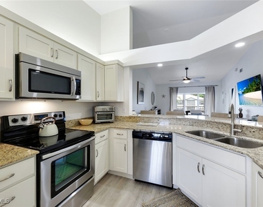 824 Tanbark Drive - Photo Thumbnail 3