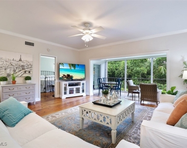 5897 Chanteclair Drive - Photo Thumbnail 10