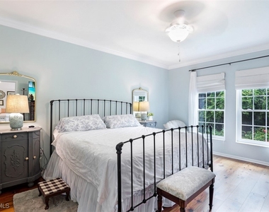5897 Chanteclair Drive - Photo Thumbnail 5