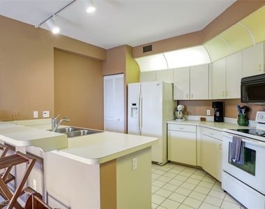 6500 Valen Way - Photo Thumbnail 8