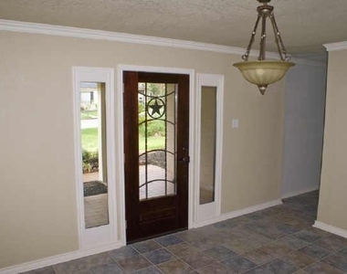 111 Shadylyn Drive - Photo Thumbnail 3