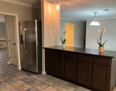 111 Shadylyn Drive - Photo Thumbnail 7