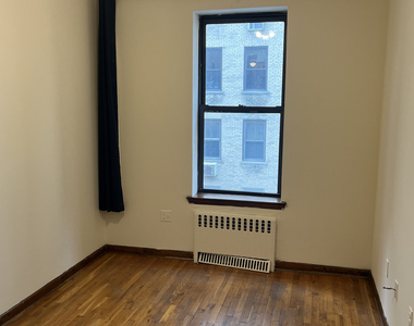 West 80th and Amsterdam - Photo Thumbnail 5