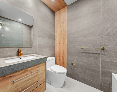 526 Baltic Street - Photo Thumbnail 5