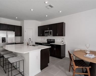6345 Willowside Street - Photo Thumbnail 5