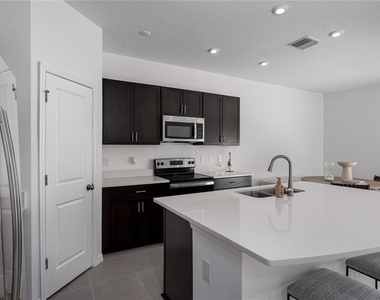6345 Willowside Street - Photo Thumbnail 6