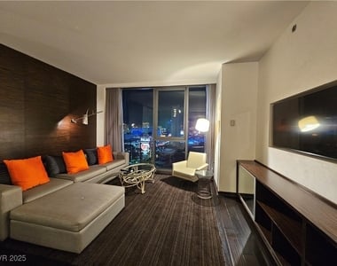 4381 W Flamingo Road - Photo Thumbnail 7