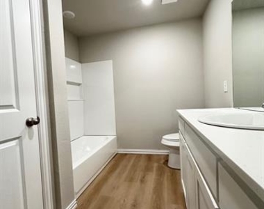 3001 Grey Wolf Circle - Photo Thumbnail 6