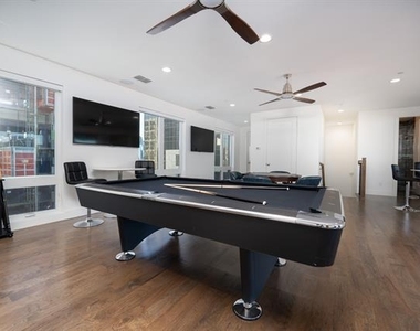 2934 N Hall Street - Photo Thumbnail 23