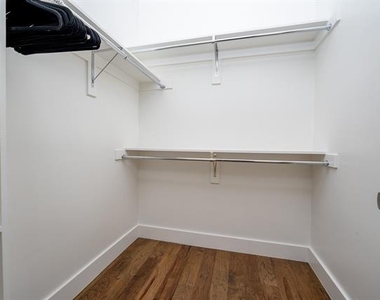 2934 N Hall Street - Photo Thumbnail 22