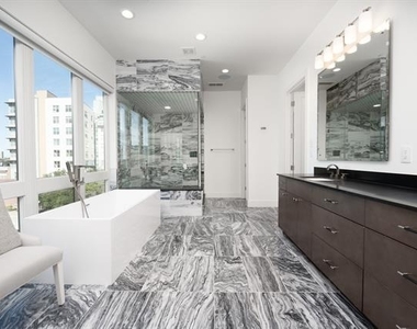 2934 N Hall Street - Photo Thumbnail 11