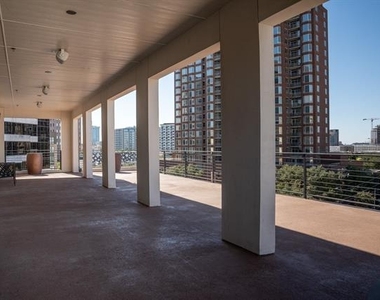 2934 N Hall Street - Photo Thumbnail 27
