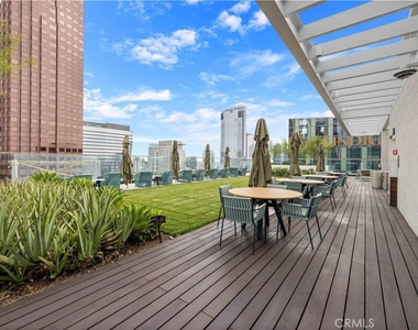 877 Francisco St - Photo Thumbnail 28