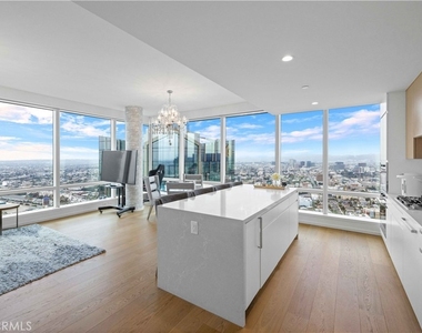 877 Francisco St - Photo Thumbnail 5