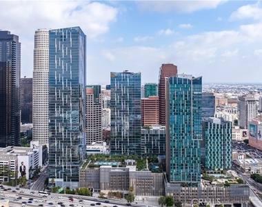 877 Francisco St - Photo Thumbnail 22
