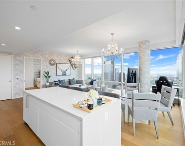 877 Francisco St - Photo Thumbnail 6