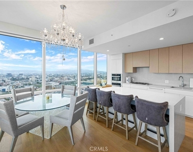 877 Francisco St - Photo Thumbnail 8
