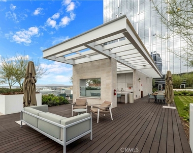 877 Francisco St - Photo Thumbnail 30