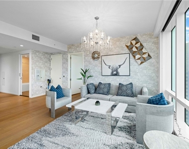 877 Francisco St - Photo Thumbnail 3