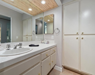 464 Sunningdale Drive - Photo Thumbnail 37