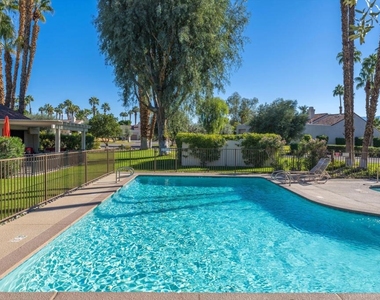 464 Sunningdale Drive - Photo Thumbnail 18