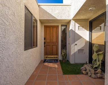 464 Sunningdale Drive - Photo Thumbnail 10