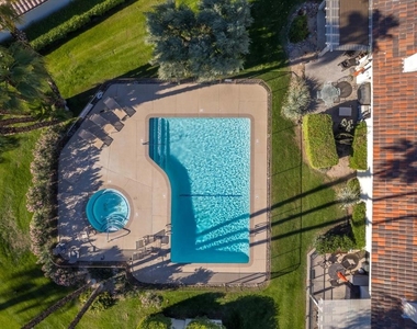 464 Sunningdale Drive - Photo Thumbnail 5