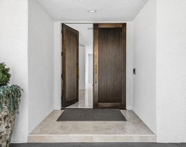 2560 S Camino Real - Photo Thumbnail 3