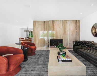 2560 S Camino Real - Photo Thumbnail 7