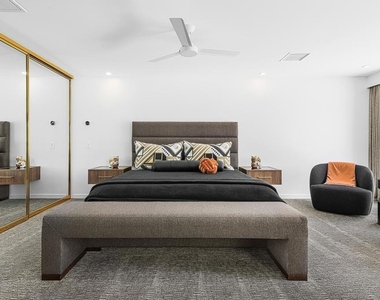 2560 S Camino Real - Photo Thumbnail 29