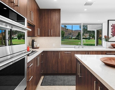 2560 S Camino Real - Photo Thumbnail 11