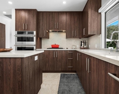 2560 S Camino Real - Photo Thumbnail 12