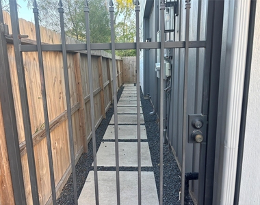 6831 Paris Street - Photo Thumbnail 10