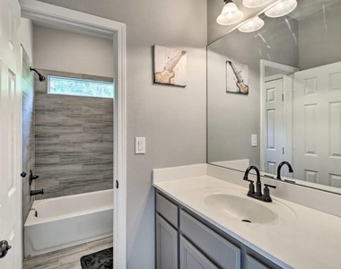 4909 Sunflower Street - Photo Thumbnail 17